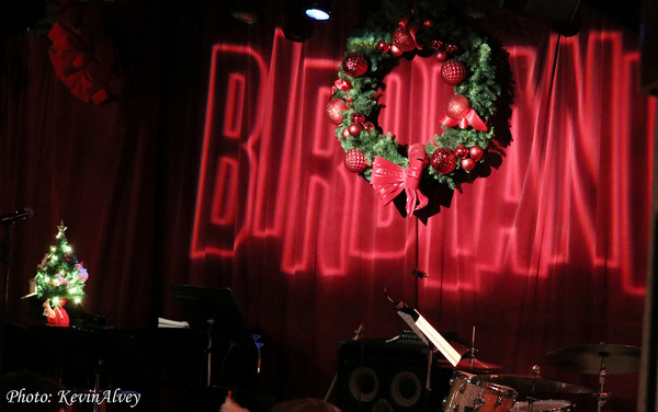 Photos: Daniel Reichard Brings A Merry LET'S CHRISTMAS To Birdland! 