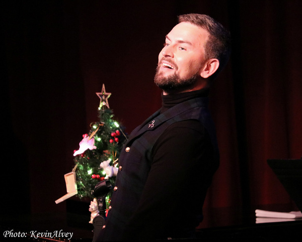 Photos: Daniel Reichard Brings A Merry LET'S CHRISTMAS To Birdland! Image