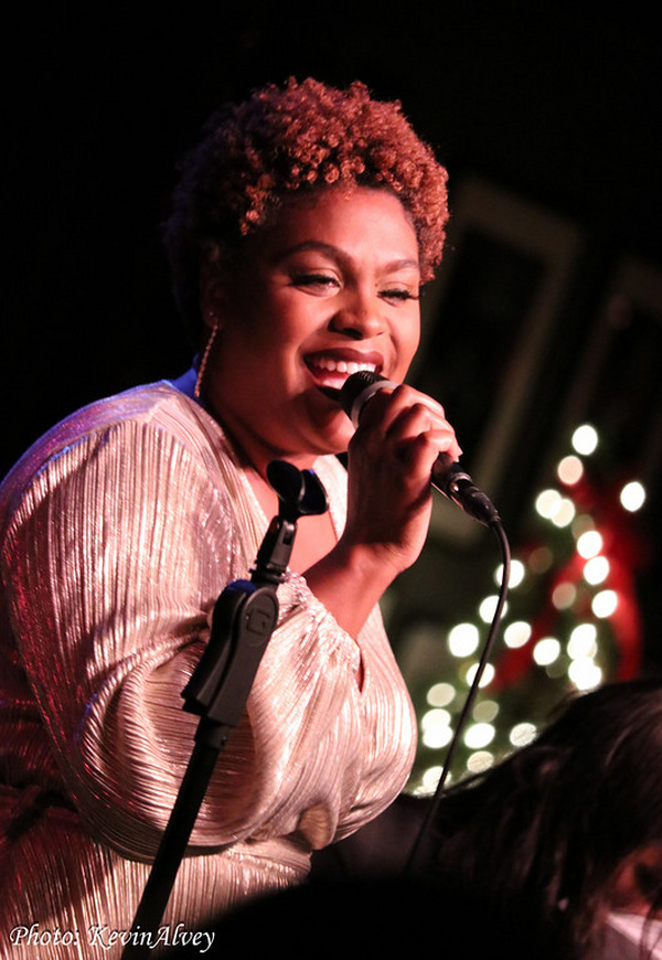 Photos: Daniel Reichard Brings A Merry LET'S CHRISTMAS To Birdland! Image