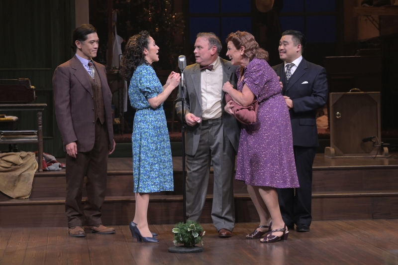 BWW Review: IT'S A WONDERFUL LIFE: A LIVE RADIO PLAY at TheatreWorks Silicon Valley Offers a Gorgeous New Take on the Holiday Classic 