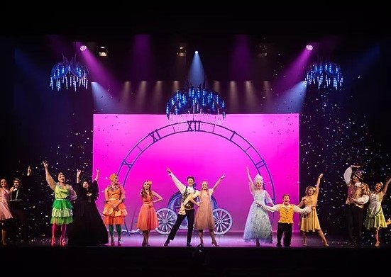 Review: CINDERELLA- A TRADITIONAL CHRISTMAS PANTOMIME at Regal Theatre Image