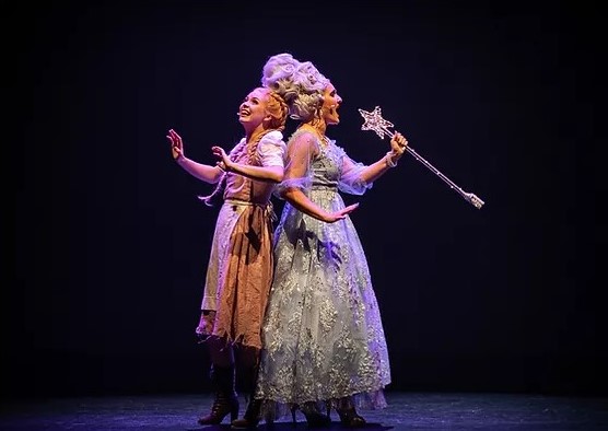 Review: CINDERELLA- A TRADITIONAL CHRISTMAS PANTOMIME at Regal Theatre Image