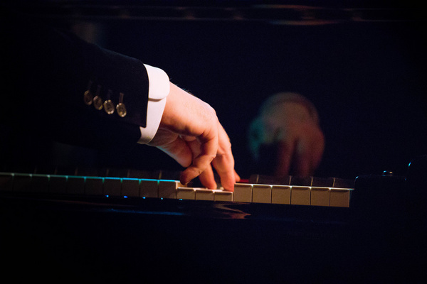 Photos: Swing Out, Santa! Blackhurst, Caruso & Stritch Return To Birdland Image