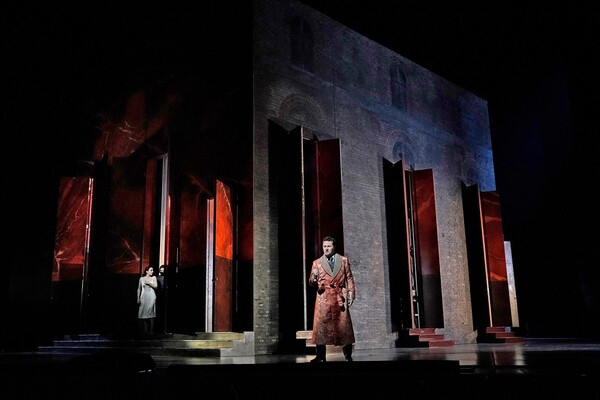 Photos: Get A First Look At Met Opera's RIGOLETTO Image