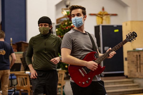 Photos: Inside Rehearsal for the FOOTLOOSE THE MUSICAL Tour Image