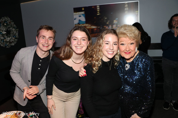 Marilyn Maye (with young fans:) Garrison Guzzeau, Bella Valentino, Ella Mae Dixon,  Photo