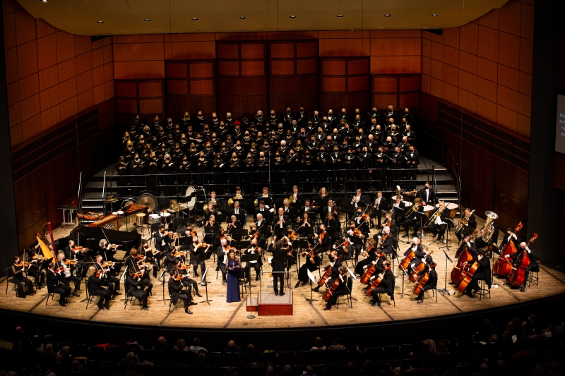 Review: Symphonic Return To Bid Farewell to John Varineau at An American in Paris! 