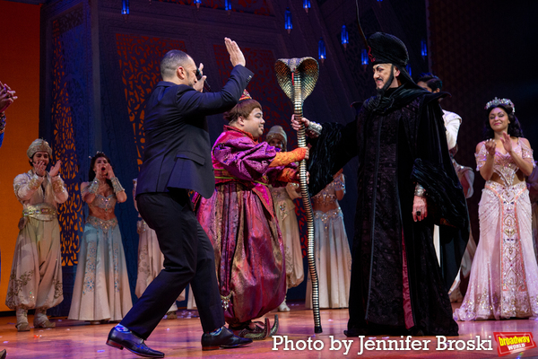 Photos: Jonathan Freeman Takes Final Bows In ALADDIN Image