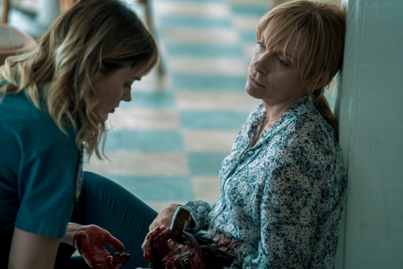 PHOTOS: Netflix Shares PIECES OF HER First Looks & Release Date Image