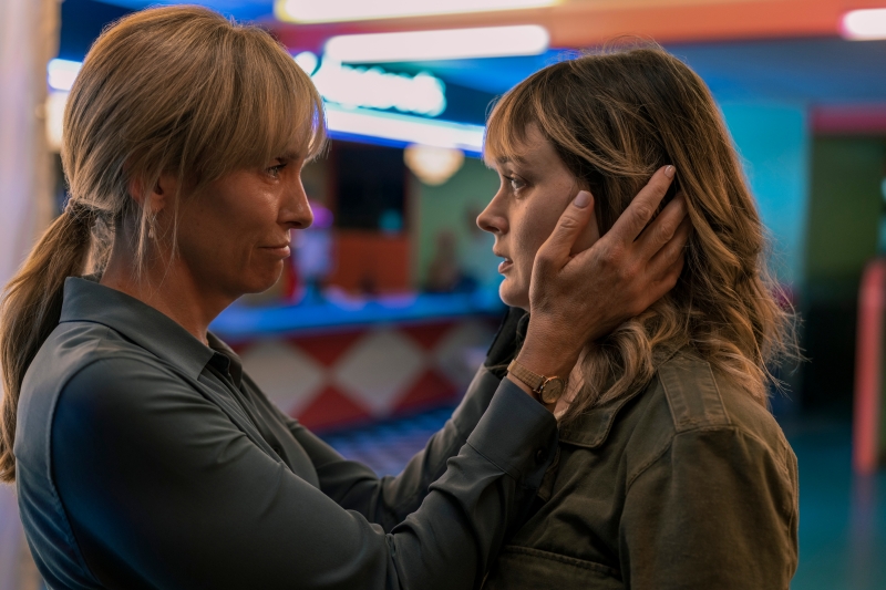 PHOTOS: Netflix Shares PIECES OF HER First Looks & Release Date Image