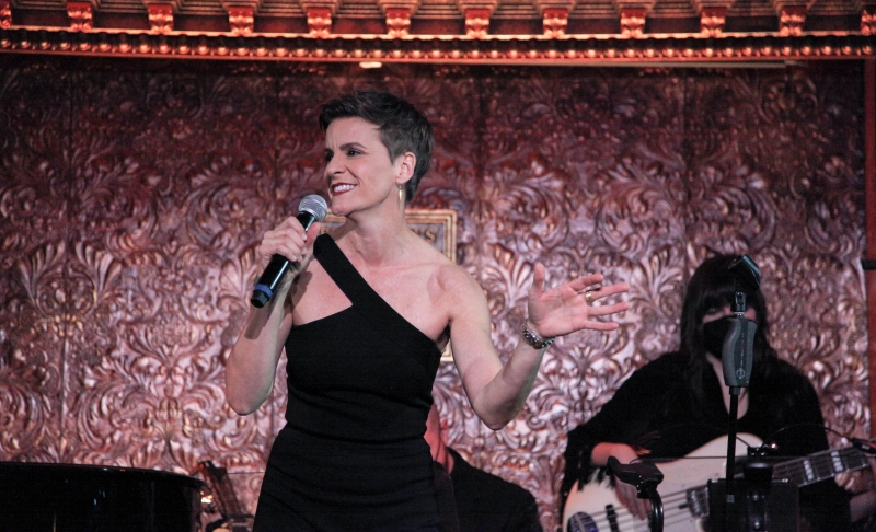 Review: Jenn Colella Leaves Audience Sated and Elated With YOU ARE HERE at Feinstein's/54 Below 