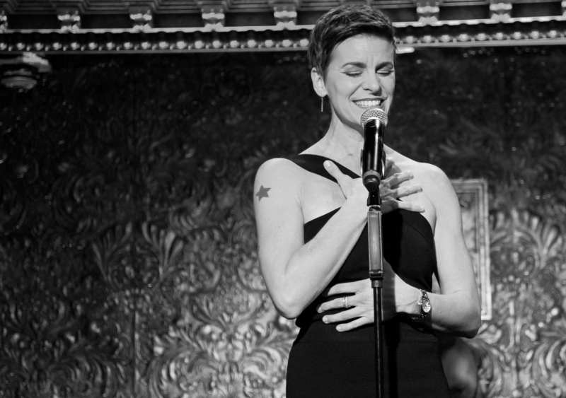 Review: Jenn Colella Leaves Audience Sated and Elated With YOU ARE HERE at Feinstein's/54 Below 