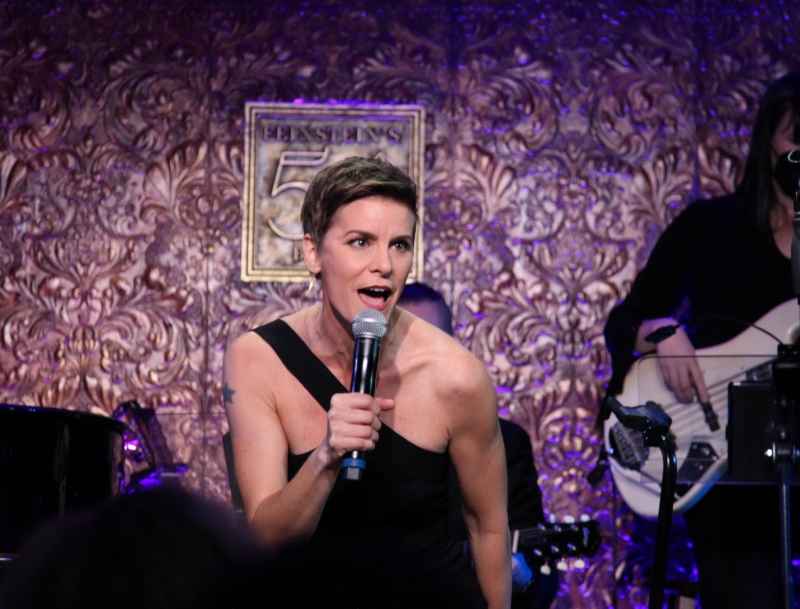 Review: Jenn Colella Leaves Audience Sated and Elated With YOU ARE HERE at Feinstein's/54 Below 