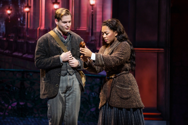 Review: ANASTASIA at The Paramount Theatre 