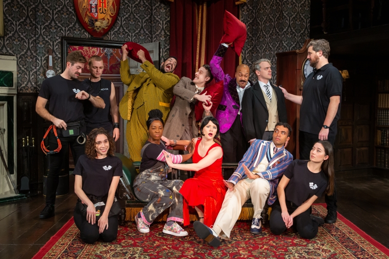 Interview: Kelly O'Sullivan of THE PLAY THAT GOES WRONG National Tour Presented by Broadway In Chicago Image