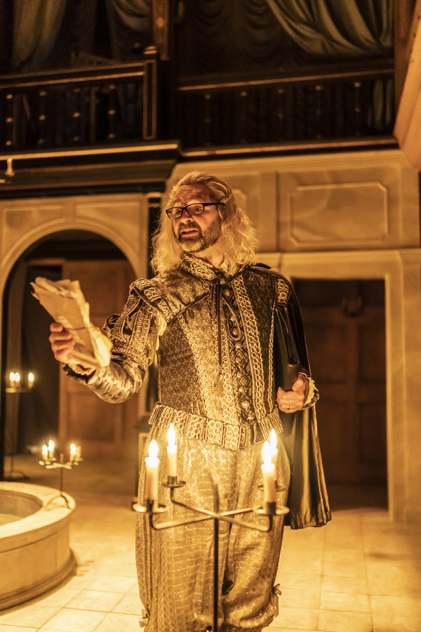 Photos: First Look at HAMLET at Shakespeare's Globe Image