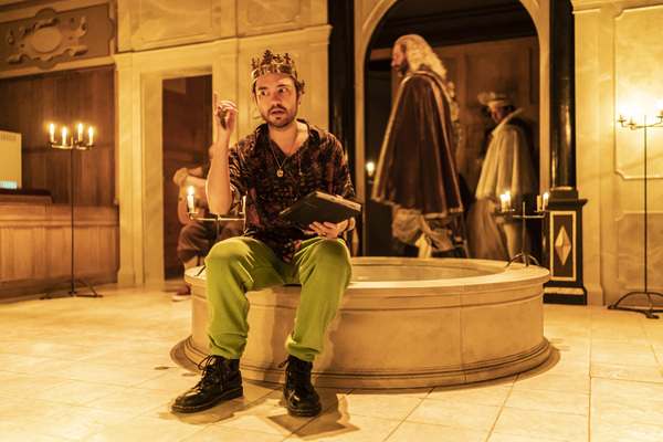 Photos: First Look at HAMLET at Shakespeare's Globe Image