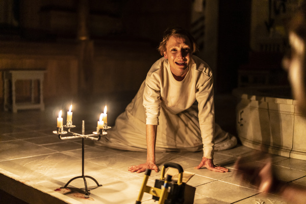 Photos: First Look at HAMLET at Shakespeare's Globe Image