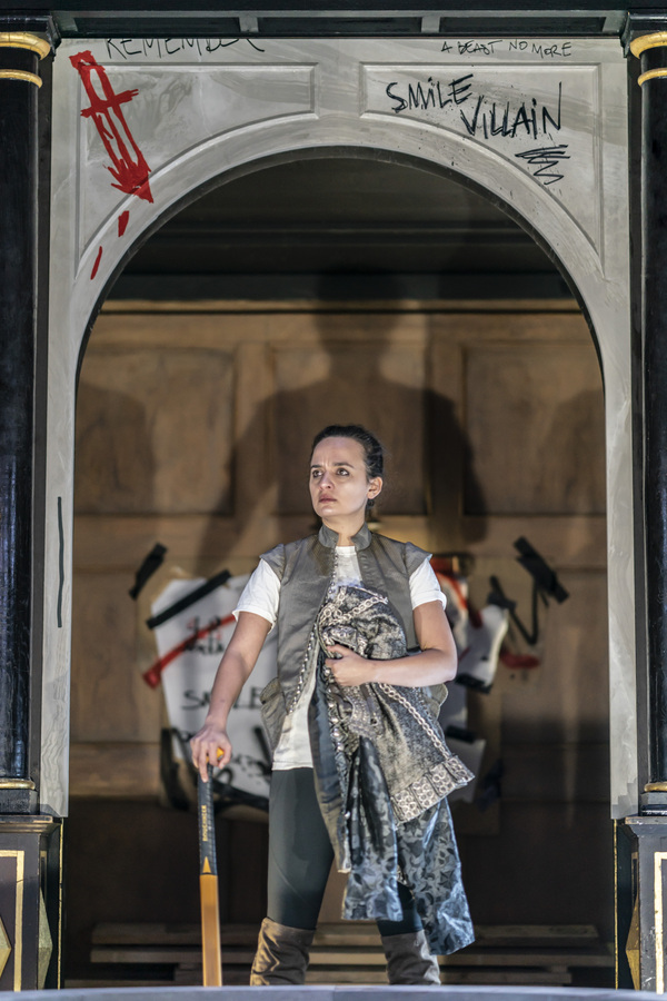Photos: First Look at HAMLET at Shakespeare's Globe Image