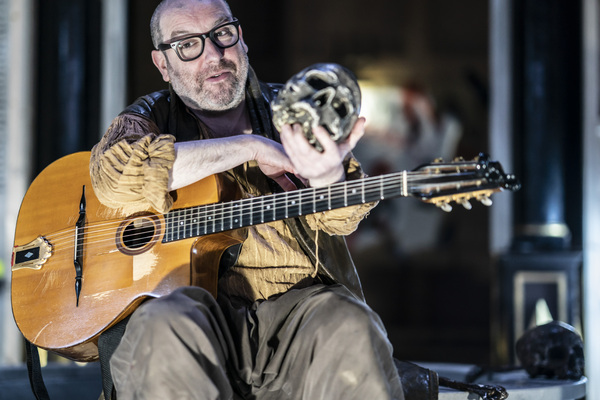 Photos: First Look at HAMLET at Shakespeare's Globe Image