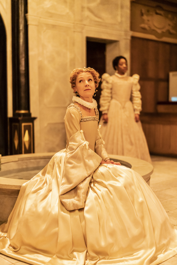 Photos: First Look at HAMLET at Shakespeare's Globe Image