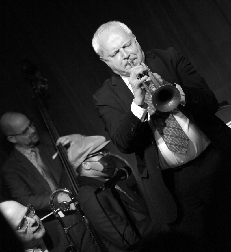 Review: JOHN PIZZARELLI SWING SEVEN at Birdland Could Warm The Coldest Nights and Hearts  Image