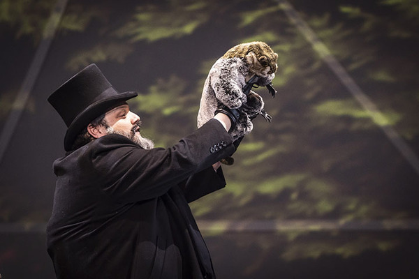 Photos: Inside Look at GROUNDHOG DAY: THE MUSICAL at The Paramount Theatre Image