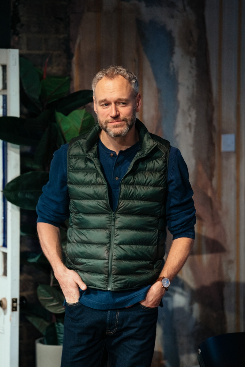 Interview: Elliot Cowan Talks 2:22 A GHOST STORY at Gielgud Theatre Image