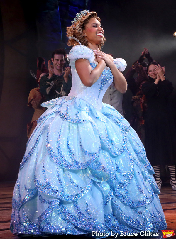 Photos: Brittney Johnson's First Performance as Full-Time Glinda in WICKED Image
