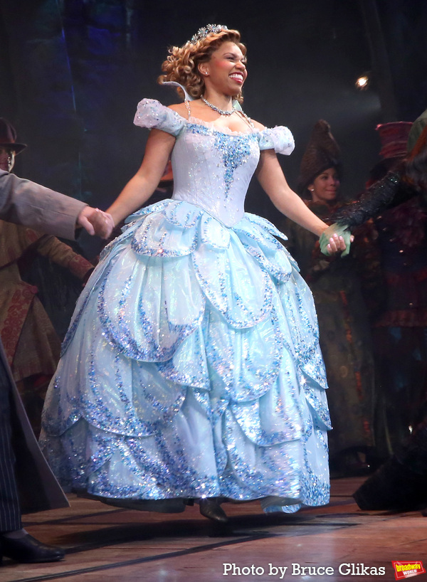 Photos: Brittney Johnson's First Performance as Full-Time Glinda in WICKED Image