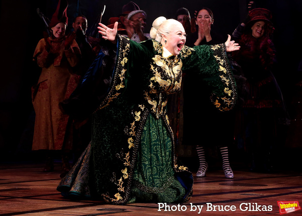 Photos: Brittney Johnson's First Performance as Full-Time Glinda in WICKED Image
