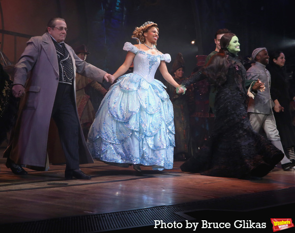 Photos: Brittney Johnson's First Performance as Full-Time Glinda in WICKED Image
