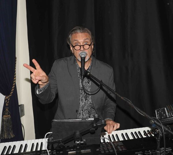 Photo Coverage: KT Sullivan Is A Surprise Musical Valentine At The Pelican Cafe Image