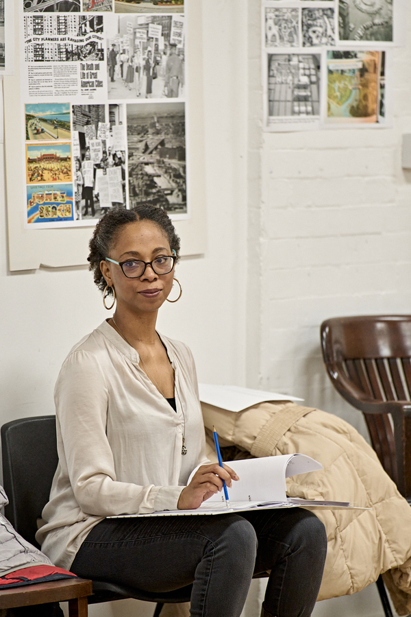 Photos: See Ralph Fiennes & More in Rehearsals for STRAIGHT LINE CRAZY Image