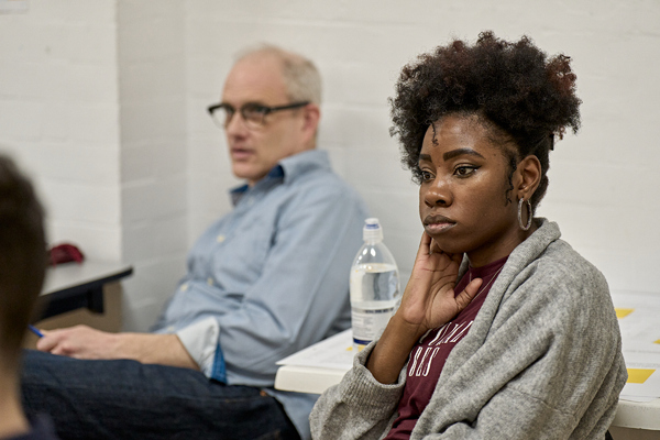 Photos: See Ralph Fiennes & More in Rehearsals for STRAIGHT LINE CRAZY Image
