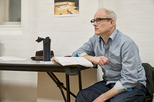 Photos: See Ralph Fiennes & More in Rehearsals for STRAIGHT LINE CRAZY Image