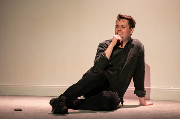 Photos: First Look at TELL ME STRAIGHT at Chiswick Playhouse  Image