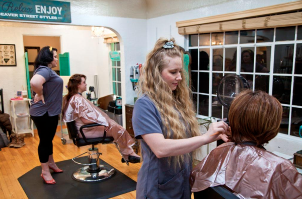 Photos: Inside Look at Theatrikos' Production of STEEL MAGNOLIAS Image