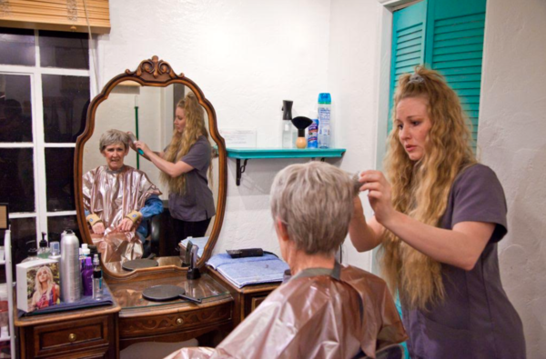 Photos: Inside Look at Theatrikos' Production of STEEL MAGNOLIAS Image