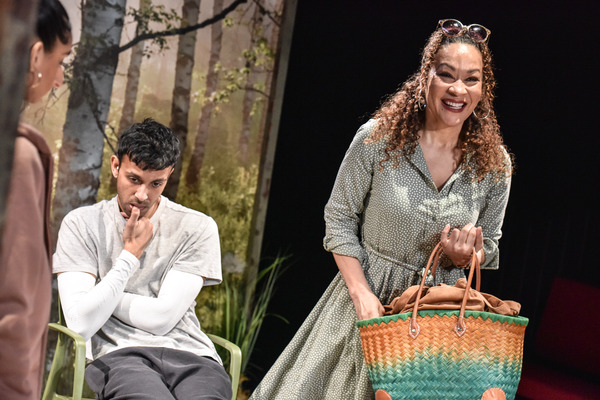 Photos: First Look at THE ANIMAL KINGDOM at Hampstead Theatre Image