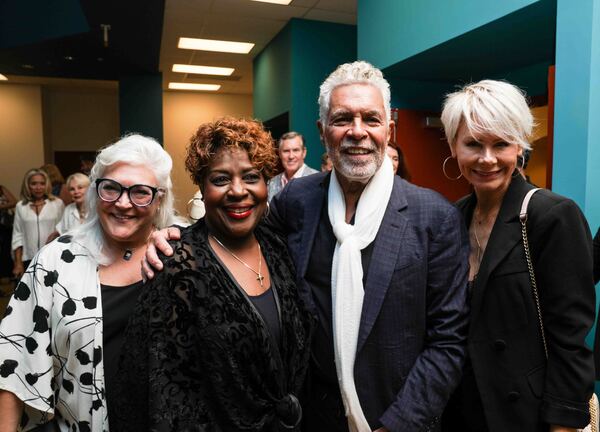 Review: Clint Holmes at The RRazz Room Image