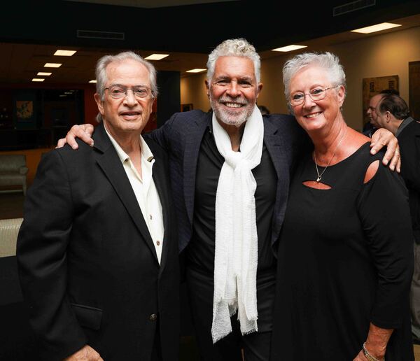 Review: Clint Holmes at The RRazz Room Image