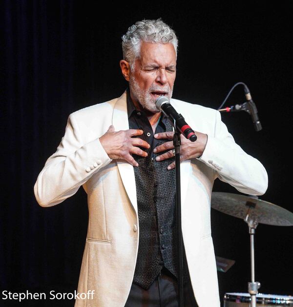 Review: Clint Holmes at The RRazz Room Image