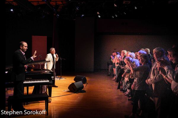 Review: Clint Holmes at The RRazz Room Image