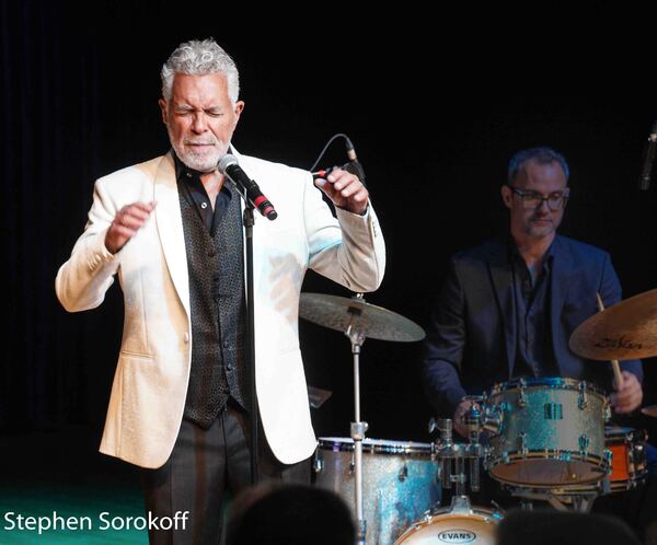 Review: Clint Holmes at The RRazz Room Image