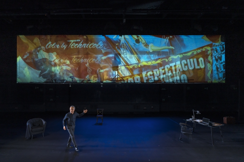 Carlos Hipólito viaja hasta OCEANÍA en las Naves de Matadero en Madrid Image