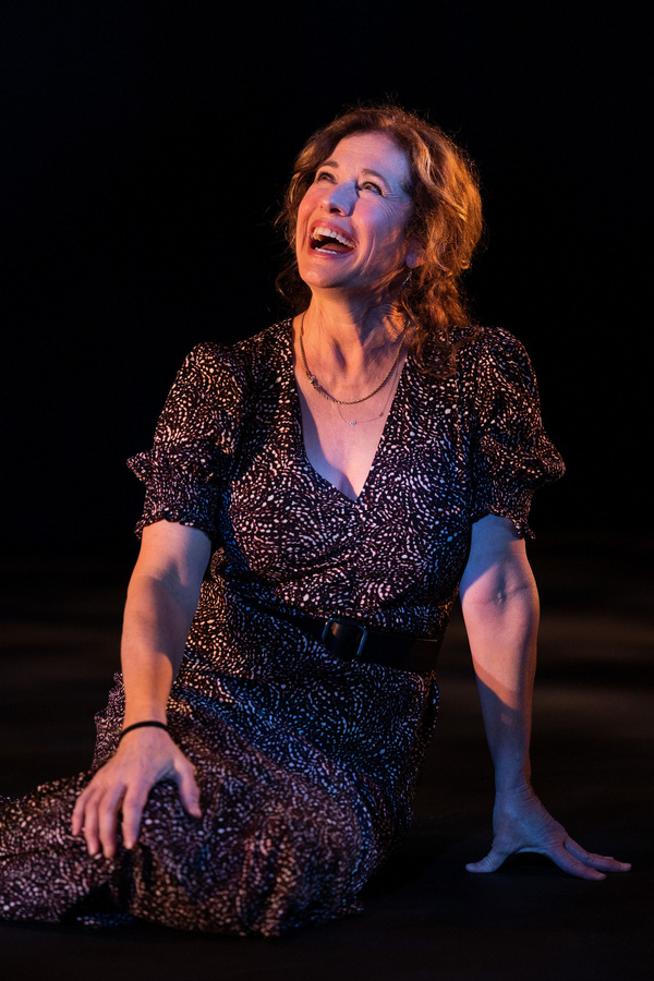 Photos: Nancy Travis Stars As LILLIAN at Ensemble Theatre Company 