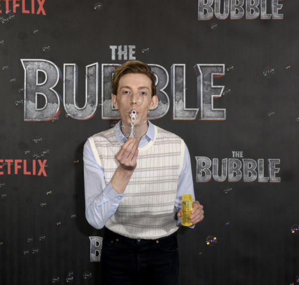 Photos: Inside Look at The Cast of Netflix's THE BUBBLE 