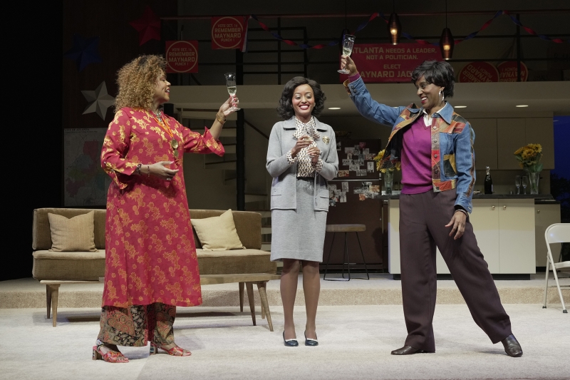 Review: Amusing Interplay Surrounds WHAT I LEARNED IN PARIS at South Coast Rep Image
