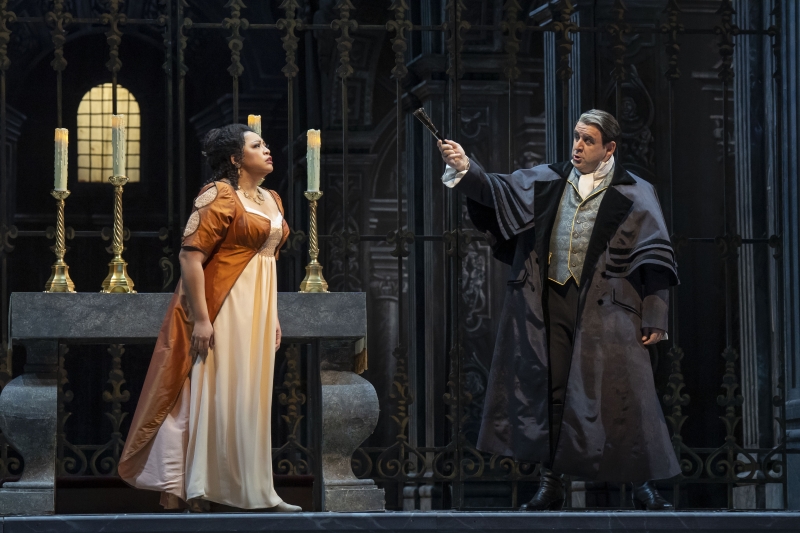 Photos: Chicago Lyric Opera Presents Puccini's TOSCA Image